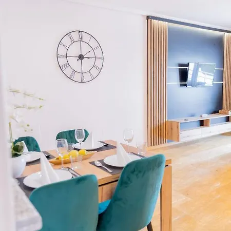 Zafiro Cabo Roig * 奥里韦拉